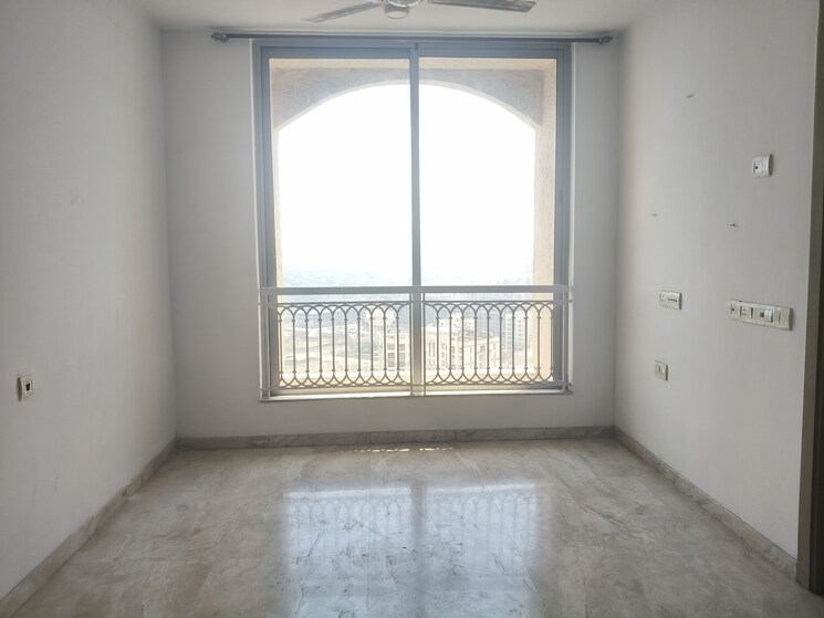 Room, hiranandani-fortuna 1 Bedroom 500 Sq.Ft. Apartment In Ghodbunder Road Thane 8827800