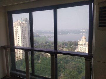 Room in 4 BHK Apartment at Hiranandani Gardens, Powai – for Sale