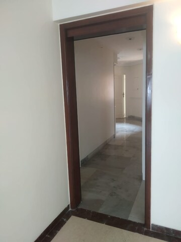 Room in 4 BHK Apartment at Hiranandani Gardens, Powai – for Sale