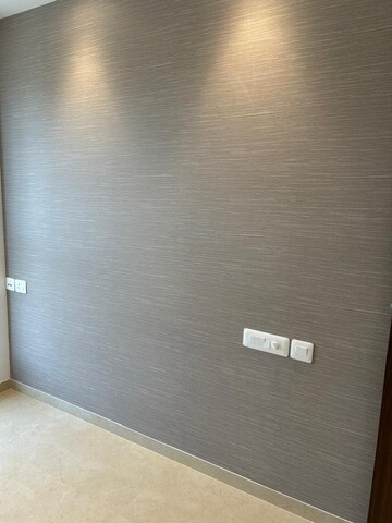 Room in 2 BHK Apartment at Hiranandani Highland, Powai – for Rent