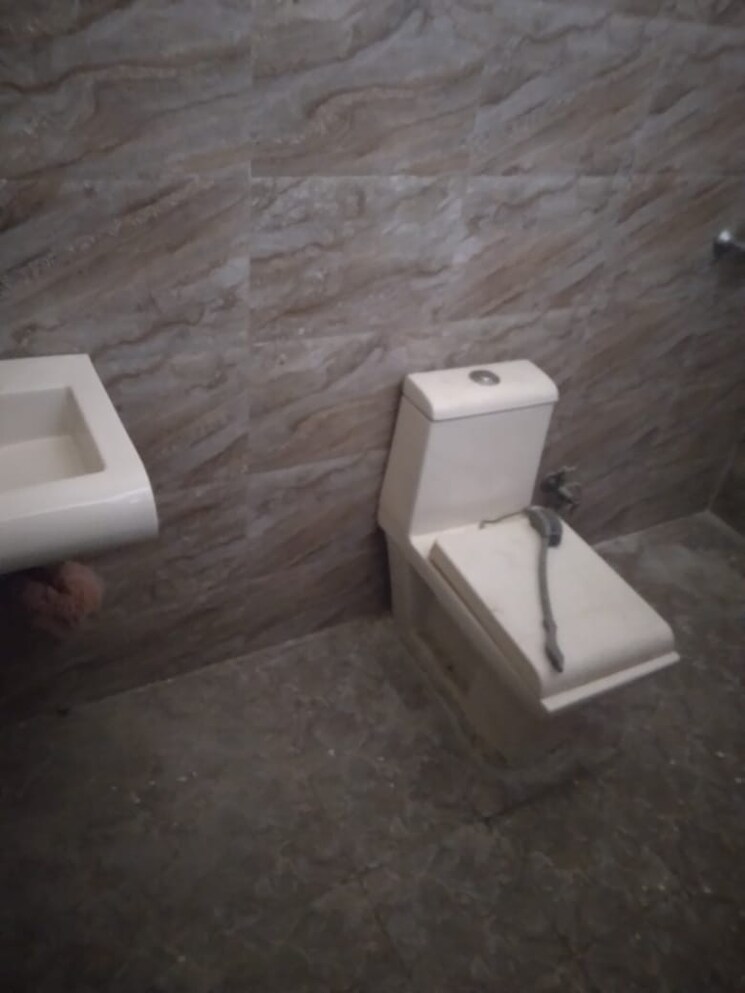 Bathroom, sector 55 3 Bedroom 1100 Sq.Ft. Builder Floor In Sector 55 Gurgaon 8827839