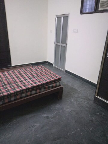 Bedroom in 3 BHK Builder Floor at Sector 55 – for Rent