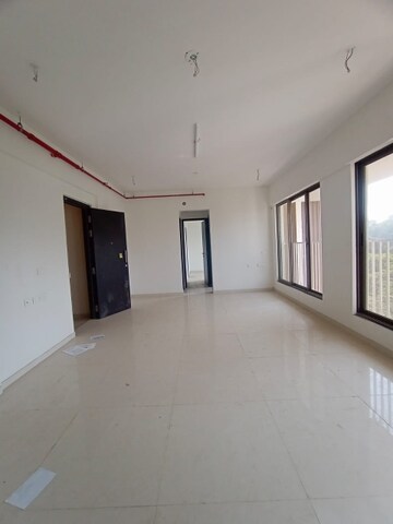 Room in 1 BHK Apartment at Kolte Patil Vaayu, Dahisar West – for Rent
