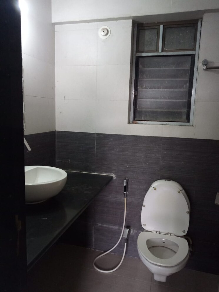 Bathroom, girnar-heights 2 Bedroom 720 Sq.Ft. Apartment In Bhakti Park Mumbai 8827845