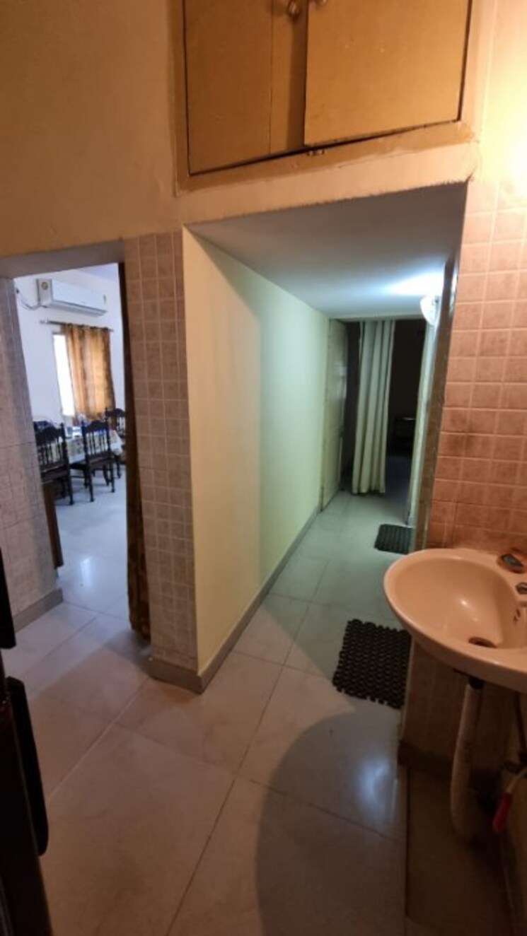 undefined, paschim vihar 3 Bedroom 1200 Sq.Ft. Apartment In Paschim Vihar Delhi 8827780