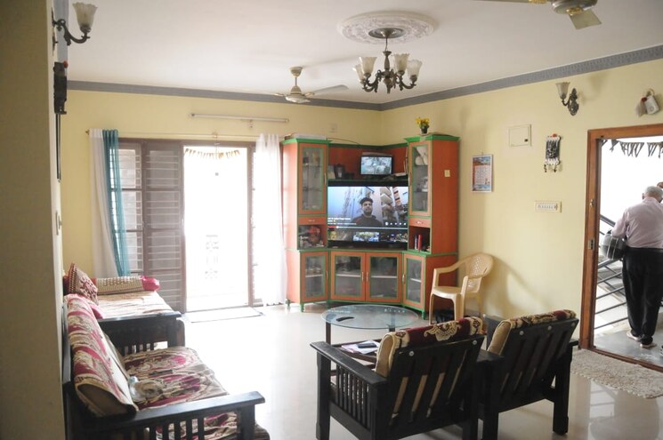 Living Room, rt nagar 6+ Bedroom 6821 Sq.Ft. Independent House In Rt Nagar Bangalore 8827850
