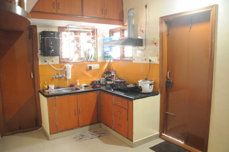 Kitchen, rt nagar 6+ Bedroom 6821 Sq.Ft. Independent House In Rt Nagar Bangalore 8827850