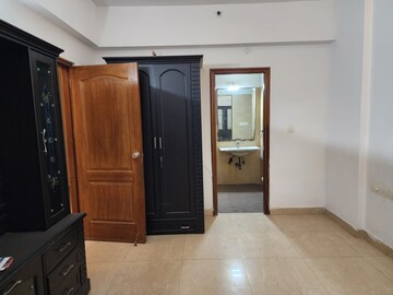 Room in 2.5 BHK Apartment at Rail Vihar Sector 30, Sector 30 – for Rent
