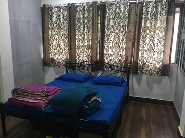 Bedroom in 3 BHK Apartment at Nehru Nagar – for Rent