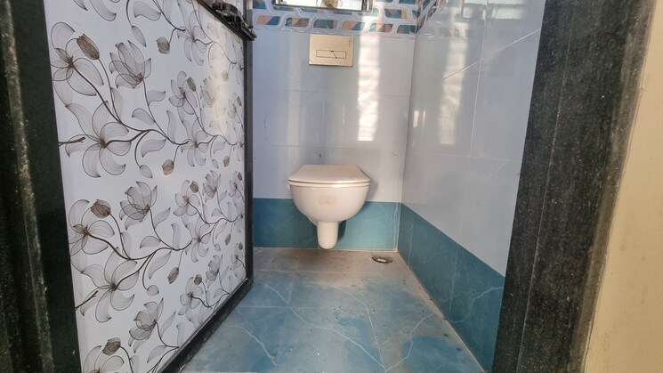 Bathroom, evershine nagar 1 Bedroom 585 Sq.Ft. Apartment In Evershine Nagar Mumbai 8827894