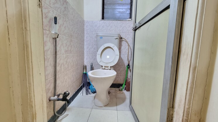 Bathroom, evershine nagar 1 Bedroom 585 Sq.Ft. Apartment In Evershine Nagar Mumbai 8827907