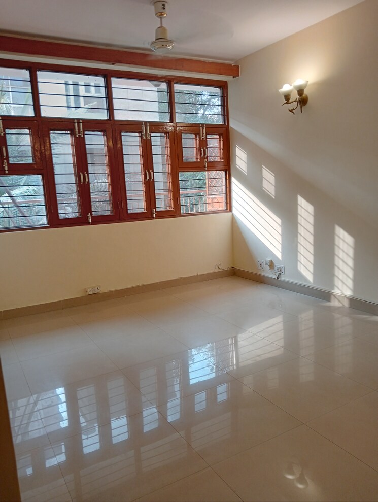 Balcony, lord-mahavira-apartment 3 Bedroom 1500 Sq.Ft. Apartment In Sector 29 Noida 8827970