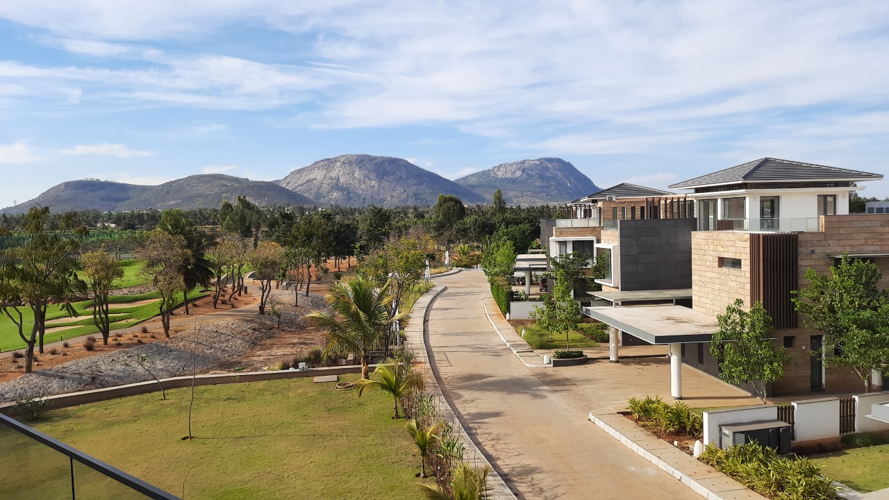 4 BHK + Servant Room Villa For Rent in Prestige Golfshire