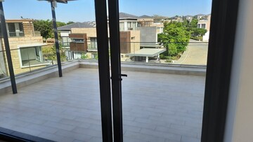 Balcony in 4 BHK Villa at Prestige Golfshire, Nandi Hills – for Rent