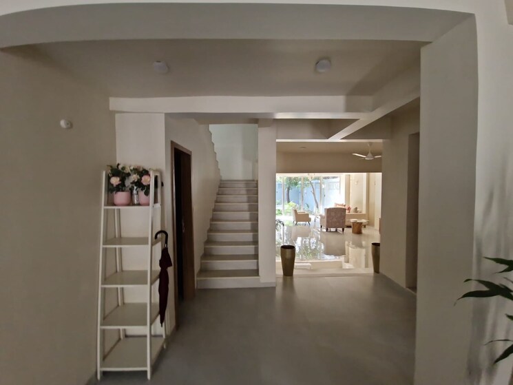  Parking, lokhandwala-complex 6 Bedroom 4109 Sq.Ft. Villa In Andheri West Mumbai 8827977