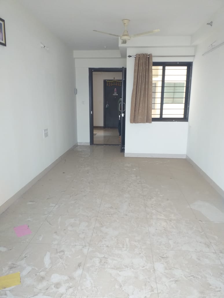 2 BHK + Servant Room,Extra Room Apartment For Sale in Sargam CHS Nanded