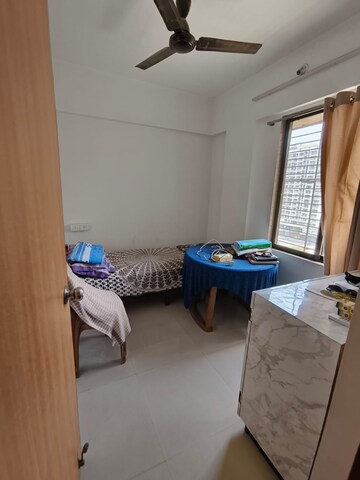 Bedroom in 1.5 BHK Apartment at Everest Country Side, Kasarvadavali – for Rent