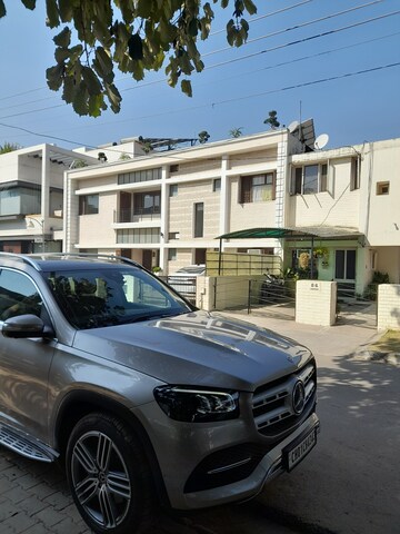2 BHK Builder Floor For Rent in Sector 23