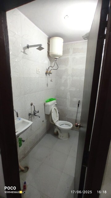 Master Bedroom in 1 BHK Builder Floor at Mehrauli – for Rent
