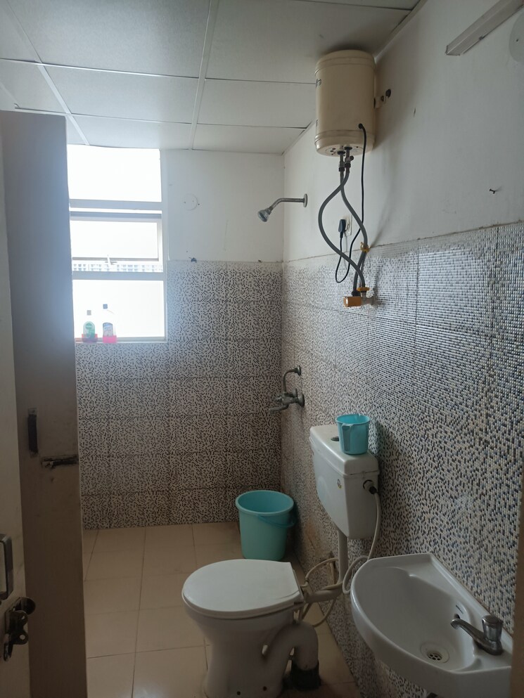 Bathroom, breez-global-heights 2 Bedroom 750 Sq.Ft. Apartment In Sohna Sector 33 Gurgaon 8828071