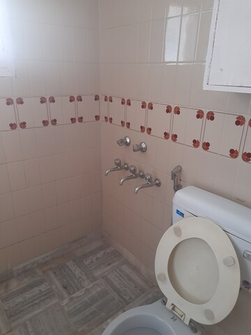 Bathroom in 2 BHK Builder Floor at Sector 44 – for Rent