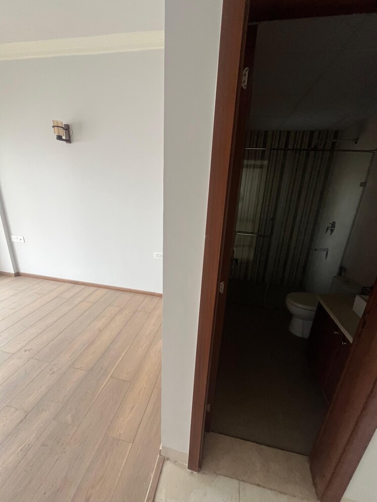 Room, central-park-lake-front-towers 3 Bedroom 1789 Sq.Ft. Apartment In Sohna Sector 33 Gurgaon 8828084