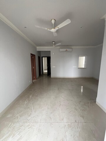 Room in 3 BHK Apartment at Central Park Lake Front Towers, Sohna Sector 33 – for Rent