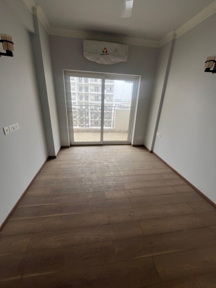 Room, central-park-lake-front-towers 3 Bedroom 1789 Sq.Ft. Apartment In Sohna Sector 33 Gurgaon 8828084