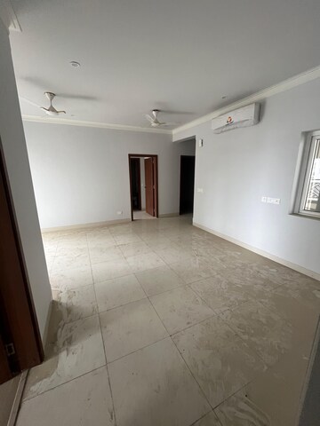 Room in 3 BHK Apartment at Central Park Lake Front Towers, Sohna Sector 33 – for Rent