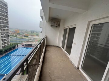 3 BHK Apartment For Rent in Central Park Lake Front Towers, Sohna Sector 33
