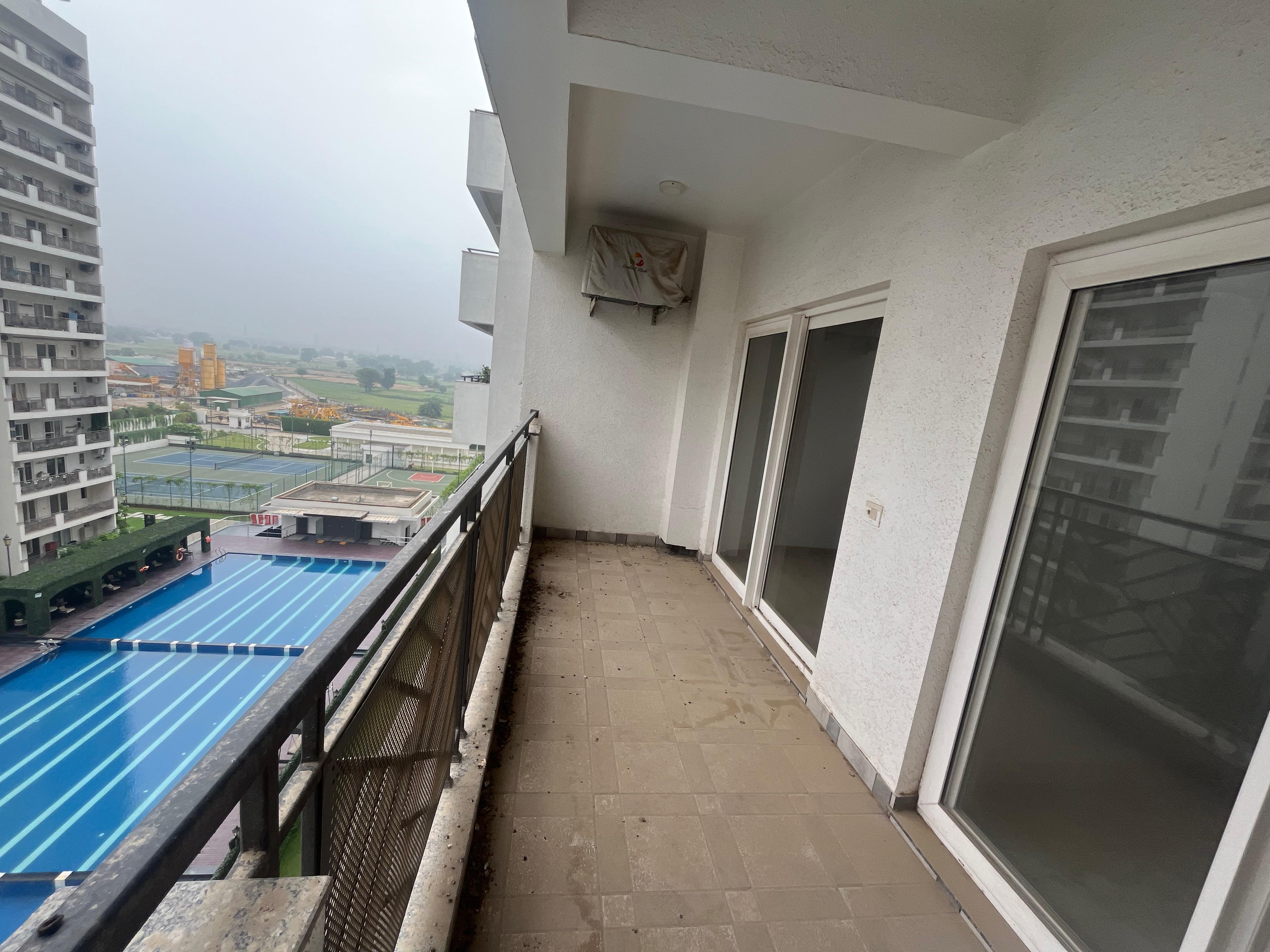 3 BHK Apartment For Rent in Central Park Lake Front Towers