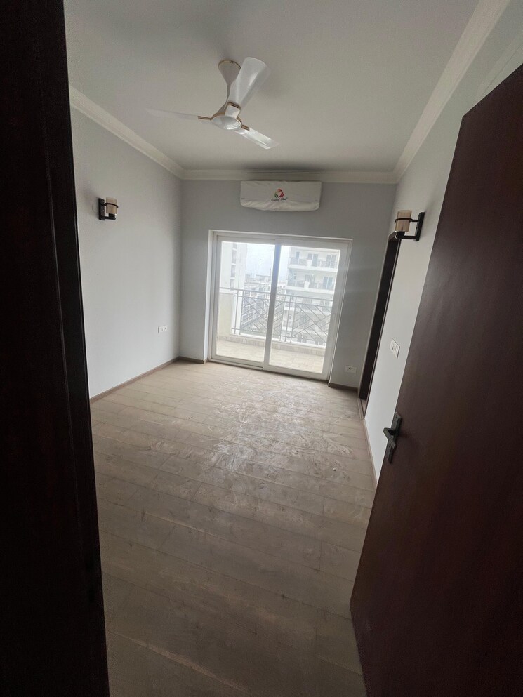 Room, central-park-lake-front-towers 3 Bedroom 1789 Sq.Ft. Apartment In Sohna Sector 33 Gurgaon 8828084