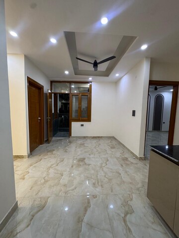 Room in 3 BHK Builder Floor at Sector 73 – for Sale