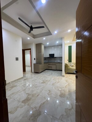 Room in 3 BHK Builder Floor at Sector 73 – for Sale