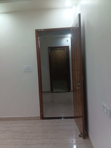 Room in 2 BHK Villa at Gomti Nagar – for Rent