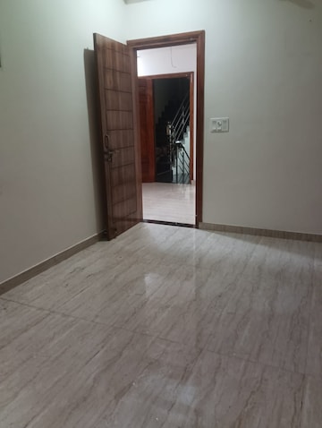 Room in 2 BHK Villa at Gomti Nagar – for Rent