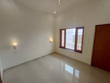 Room in 3.5 BHK Independent House at Sahastradhara Road – for Sale