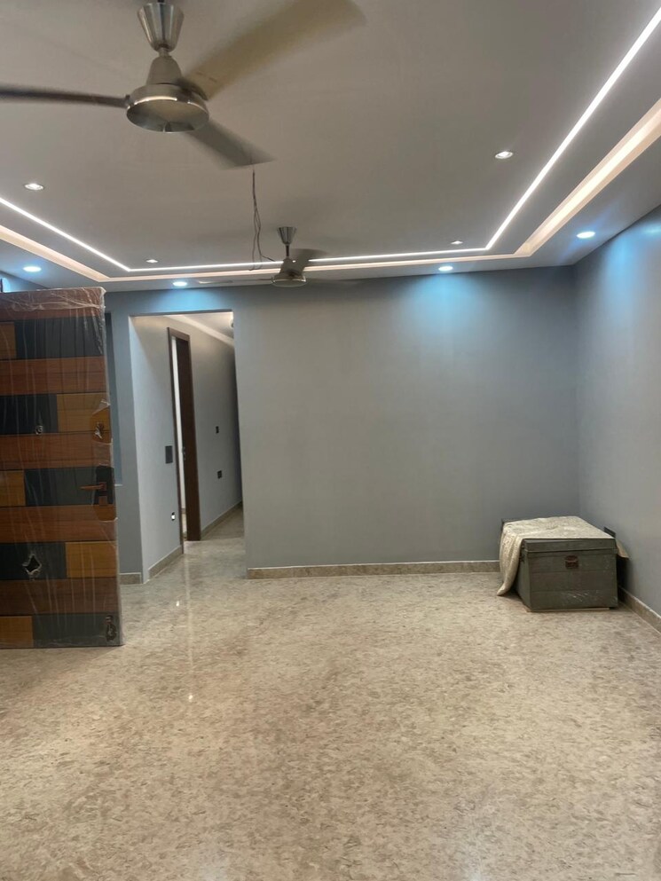 Living Room, tagore garden 2 Bedroom 150 Sq.Yd. Builder Floor In Tagore Garden Delhi 8828093