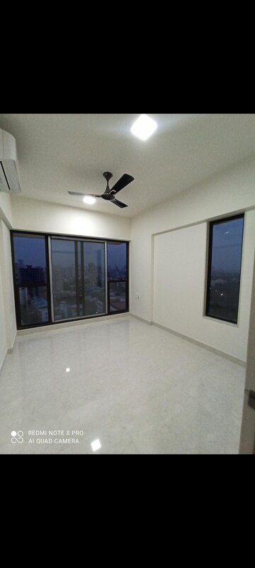 Room in 2 BHK Apartment at Kanakia Hollywood, Versova – for Rent