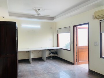 Room in 1 RK Builder Floor at Maidan Garhi – for Rent