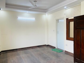 Room in 1 RK Builder Floor at Maidan Garhi – for Rent