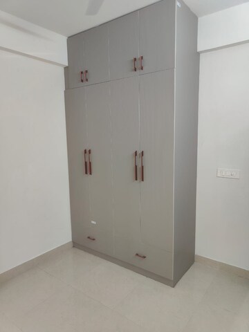 Room in 2.5 BHK Apartment at Signature Global Proxima, Sector 89 – for Rent
