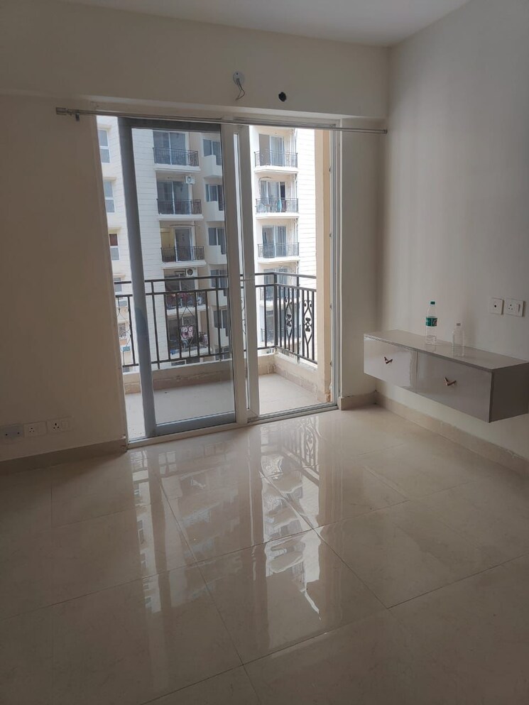 Room, signature-global-proxima 2.5 Bedroom 1200 Sq.Ft. Apartment In Sector 89 Gurgaon 8828112