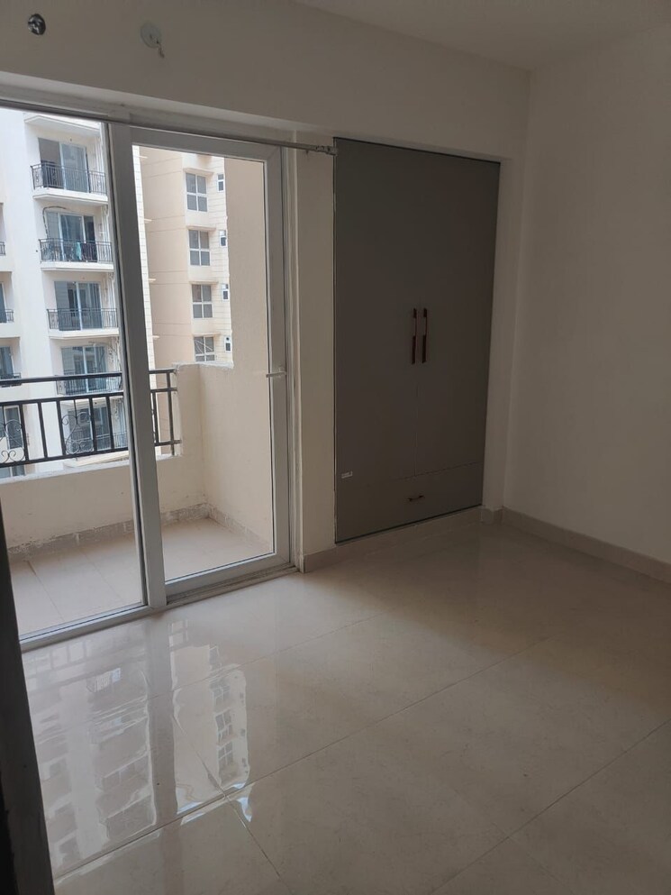 Room, signature-global-proxima 2.5 Bedroom 1200 Sq.Ft. Apartment In Sector 89 Gurgaon 8828112