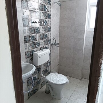 Bathroom in 2.5 BHK Apartment at Signature Global Proxima, Sector 89 – for Rent