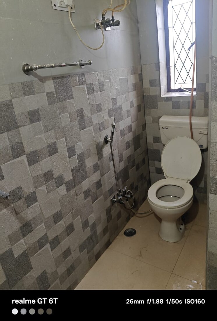 Bathroom, kalkaji 3 Bedroom 1200 Sq.Ft. Builder Floor In Kalkaji Delhi 8828104