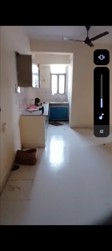 Room in 2 BHK Apartment at Amolik Heights, Sector 88 – for Rent