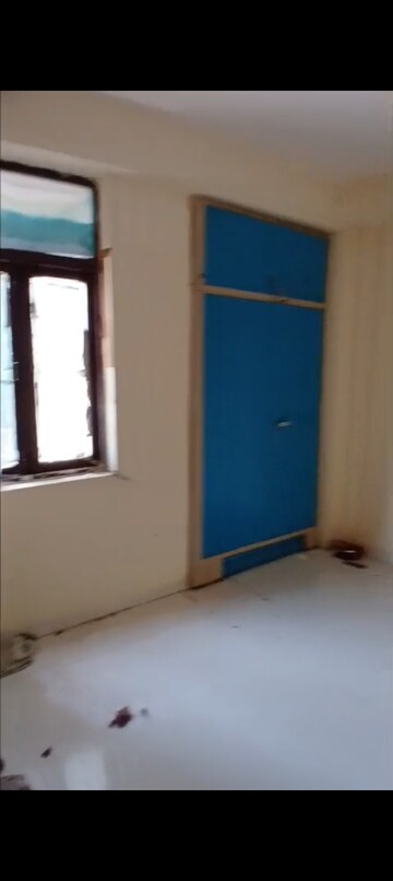 Room in 2 BHK Apartment at Amolik Heights, Sector 88 – for Rent