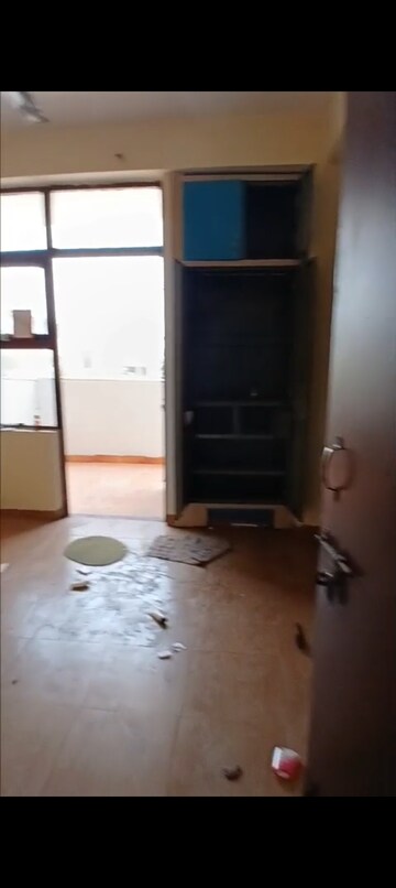 Furnished Amenities in 2 BHK Apartment at Amolik Heights, Sector 88 – for Rent