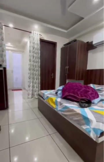 Bedroom in 1 RK Apartment at DLF Pink Town House, Dlf City Phase 3 – for Rent